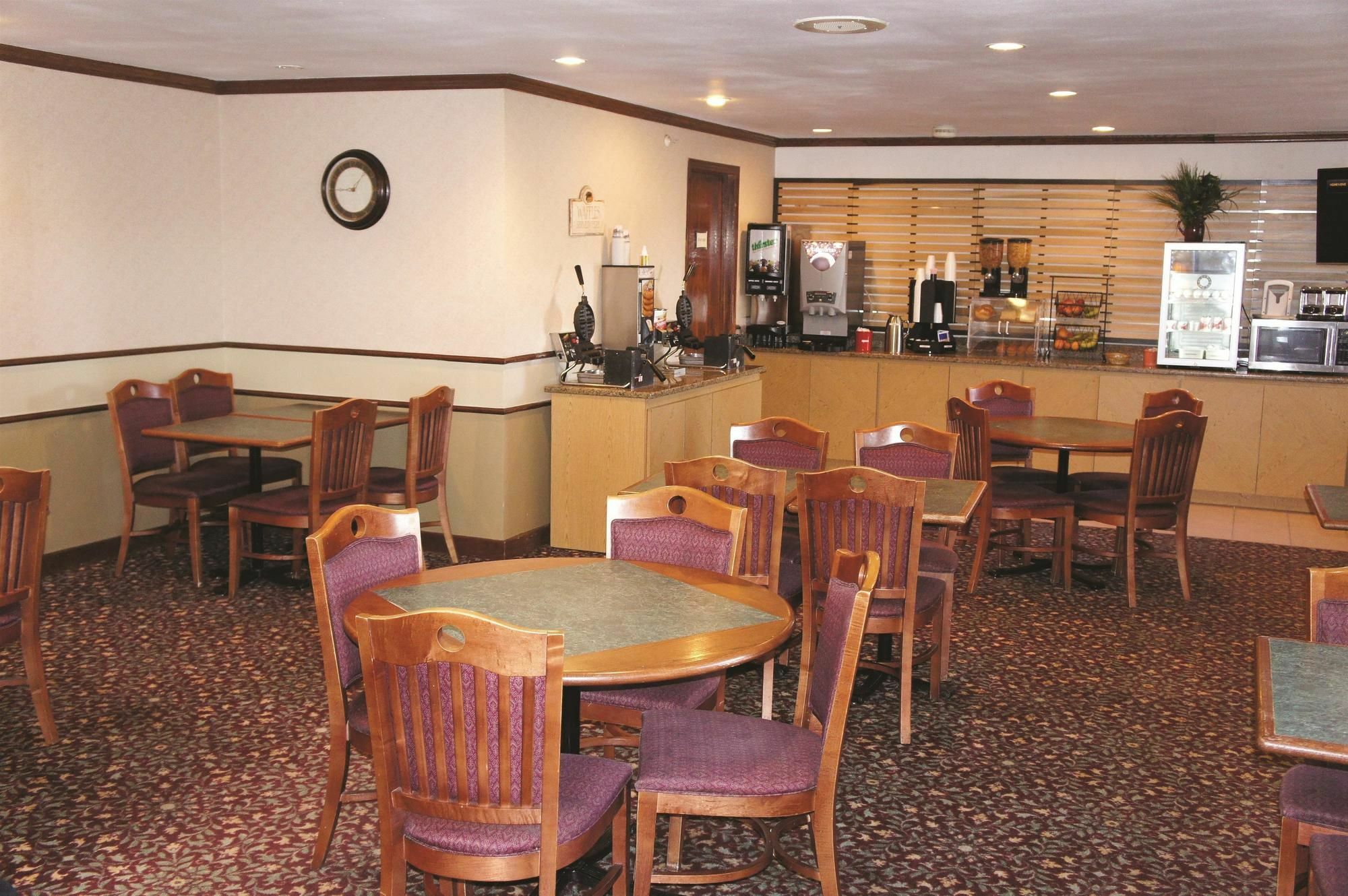 La Quinta Inn By Wyndham St. Louis Hazelwood - Airport North Exterior photo